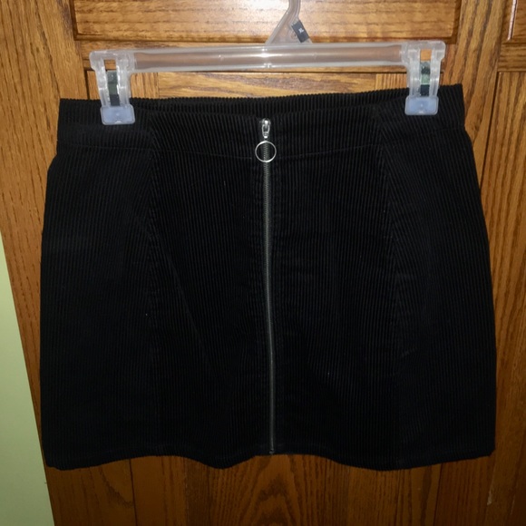 BLACK CORDUROY ZIPPER FRONT SIZE SMALL - Picture 1 of 3